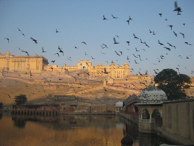 जयपुर में घूमने की जगह कौन-कौन सी है ?